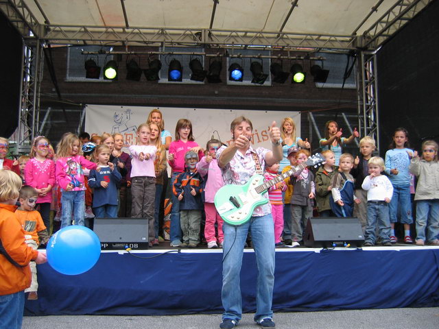 gal/2007/2007 Ruettenscheider Kinderfest/2007 Saitentwist Ruettenscheider Kinderfest 1.9. 378.jpg